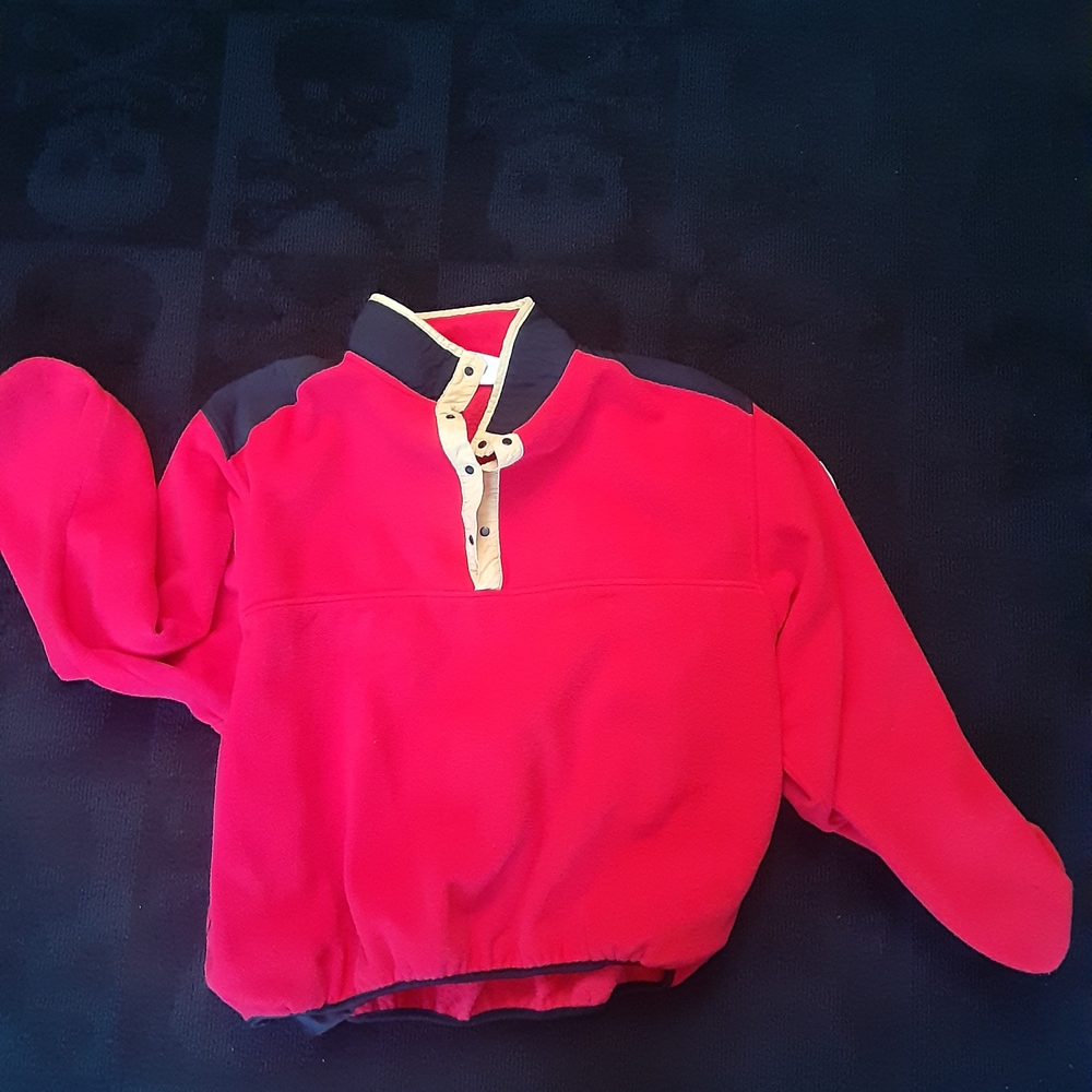 Marlboro Men's Red and Black Sweater